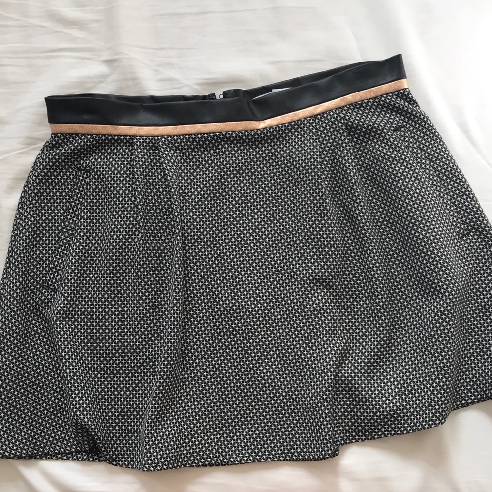 BCBG Houndstooth Leather Waist Skirt